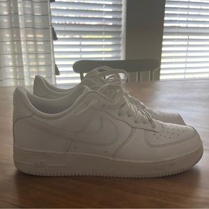 MEN'S NIKE AIR FORCE 1 LOW CASUAL SHOES